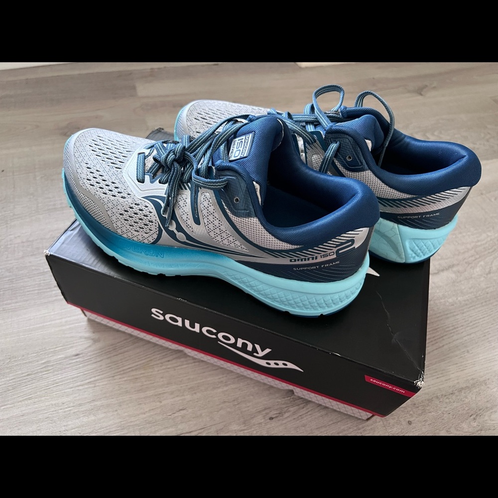 Saucony Omni ISO 2 size 7 M running shoes, New with box.